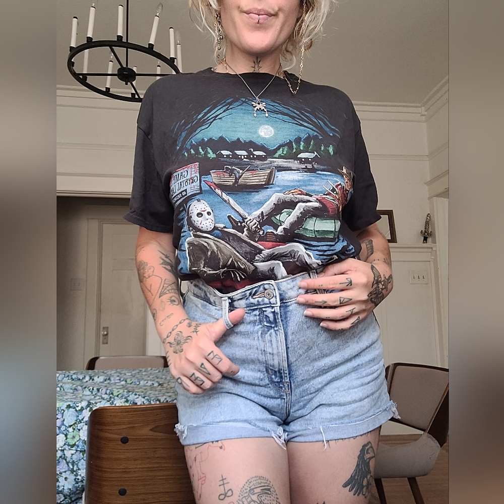 SOLD Horror shirt HALLOWEEN